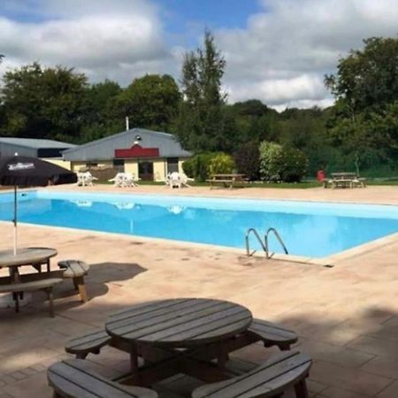 18 River View Chalet-Glan Gwna Holiday Park カーナーヴォン エクステリア 写真